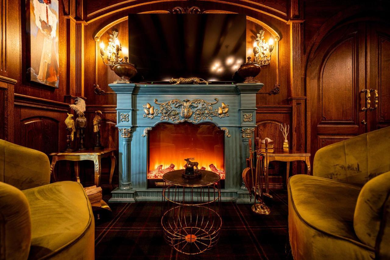 Casa Timis - Wellness & Spa Resort Chitorani Eksteriør bilde The fireplace in the living room